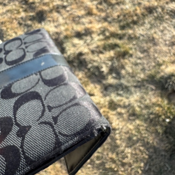 Coach Wallet well loved - Picture 3 of 5